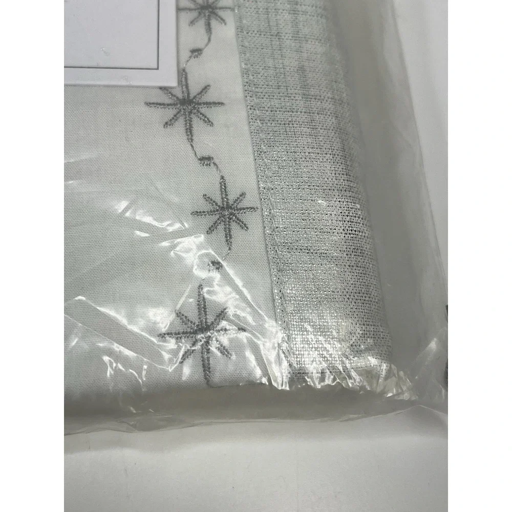 New Pottery‎ Barn Kids METALLIC STAR BORDER Standard SHAM Silver White Holiday